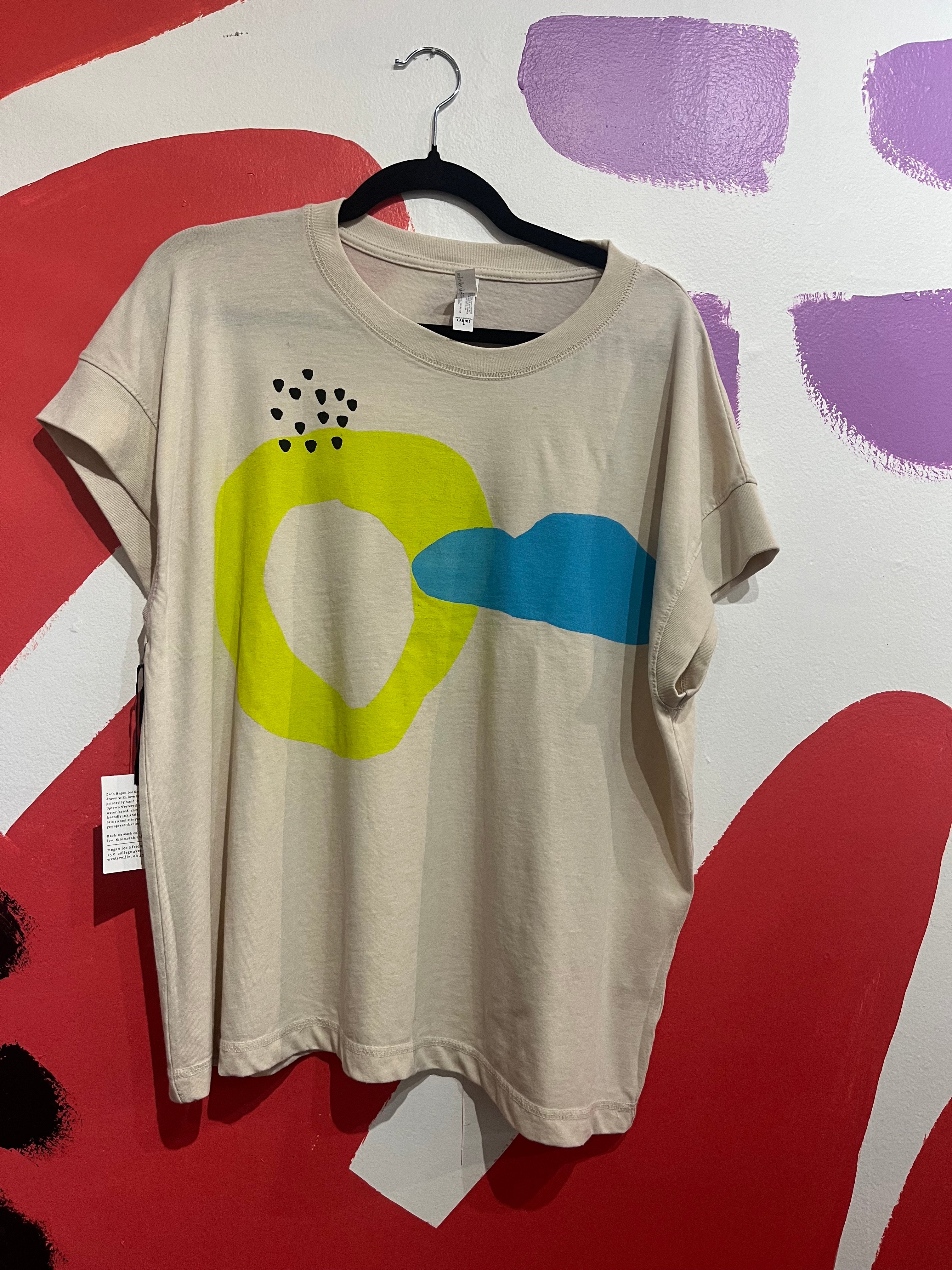 Mural 1a : Women's Relaxed Vintage Wash Tee (Natural)