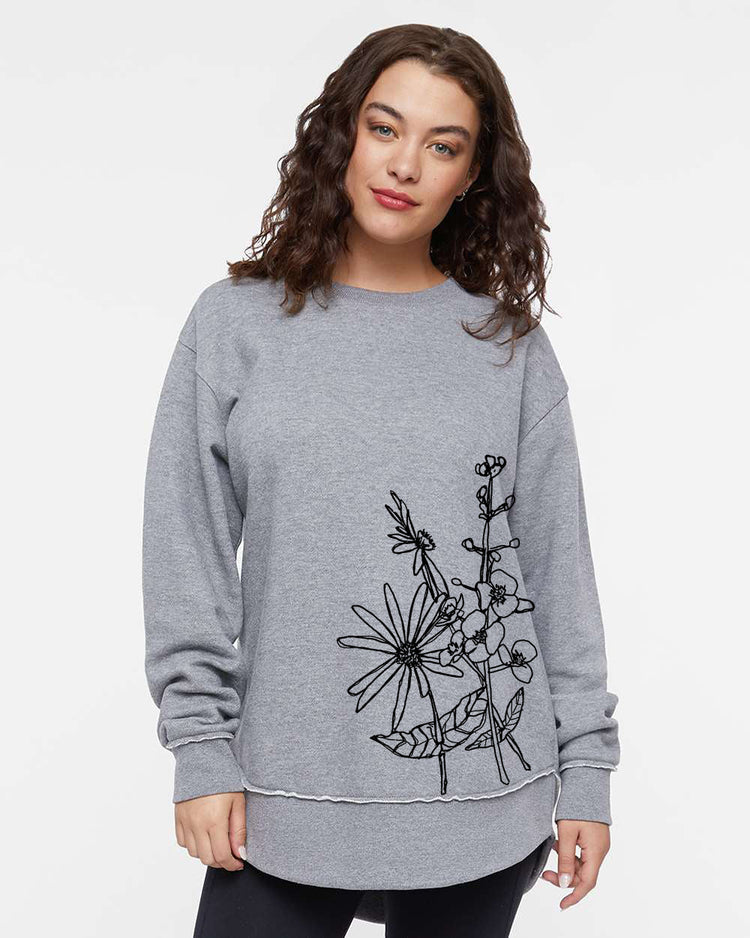 Women's Weekend Fleece - Wildflowers Floral Design Relaxed Fit Pullover Sweatshirt