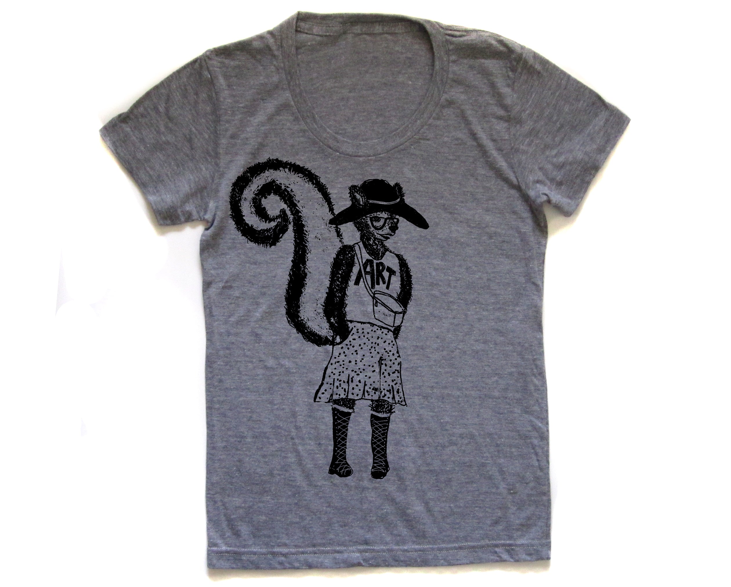 Art Skunk : Women's Tee