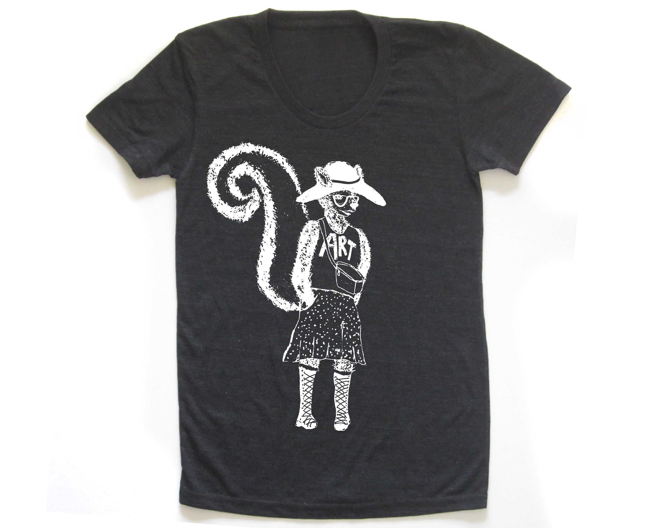 Art Skunk : Women's Tee